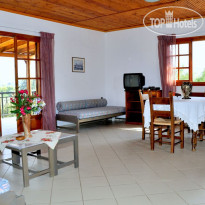 Villas Lefkothea 