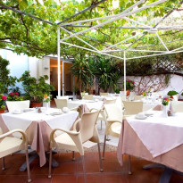 Omalos Hotel