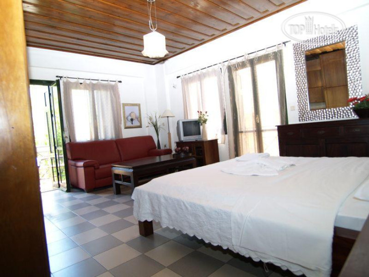 New photos from tourists Vranas Studios 2*