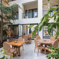 Avra City Hotel