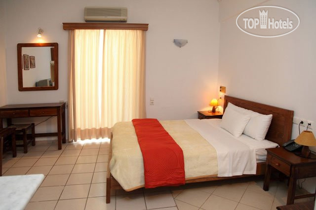 Новые добавленные фото туристов Batis Beach Hotel 