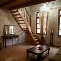 Casa Moazzo Suites & Apartments 