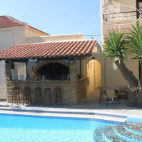 Lolas Apartments 