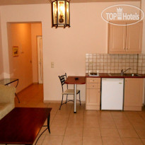 Lambrinos Suites
