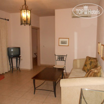 Lambrinos Suites