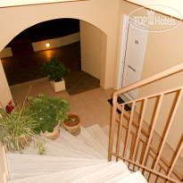 Lambrinos Suites