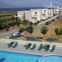 Mediterranean Studios Apartments Бассейн