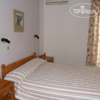 Filoxenia Studios & Apartments 