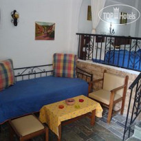 Maria Flora Apartments
