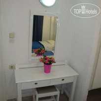 Maria Flora Apartments