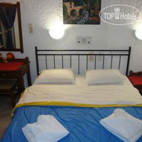 Maria Flora Apartments
