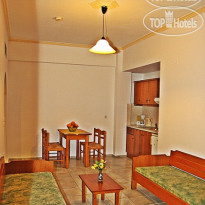 Aspri Petra Apartments 