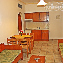 Aspri Petra Apartments 