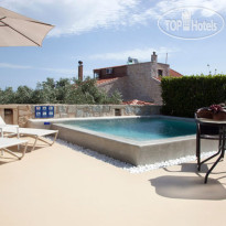 Lofos Village