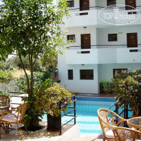 Elina Apartments 
