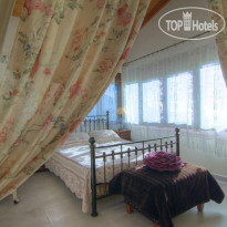 Ellis Studios & Villas 