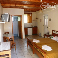 Medousa Apartments & Taverna 