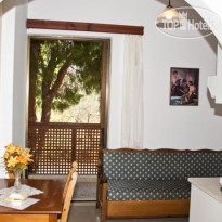 Oasis Apartments & Rooms