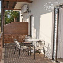 Oasis Apartments & Rooms