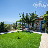 Daedalos & Ikaros Luxury Villas