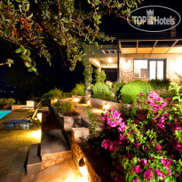 Daedalos & Ikaros Luxury Villas