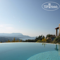 Daedalos & Ikaros Luxury Villas