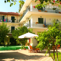 Des Roses Hotel Отель