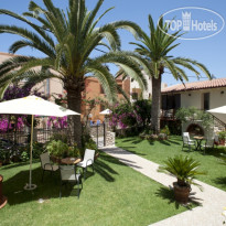 Nikolas Suites 