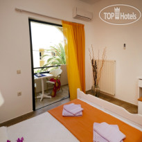 Nikolas Suites