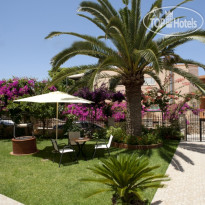 Nikolas Suites