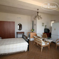 Evita Beach Apartments 