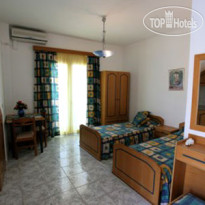 Evita Beach Apartments 