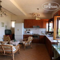 Evita Beach Apartments 