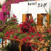 Zoe Hotel