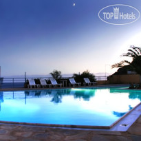 Damnoni Bay Hotel