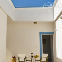 Tripodis Apartments