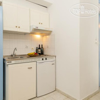 Tripodis Apartments