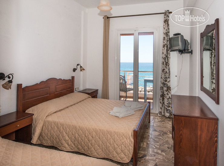 New photos from tourists Manolis & Marias Hotel