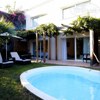 Out of the Blue, Capsis Elite Resort