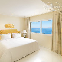 Out of the Blue, Capsis Elite Resort
