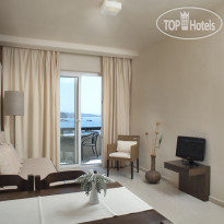 Corinna Mare Apartments & Studios 