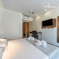 Pollis Hotel