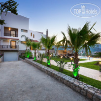 Anemeli Villa Villa entrance and parking are