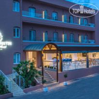 Mari Kristin Beach Hotel 