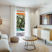 Bluegr Minos Beach Art Hotel