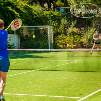 Sirios Village Tennis court