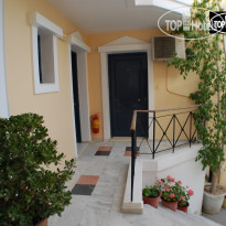 Renia Apartments