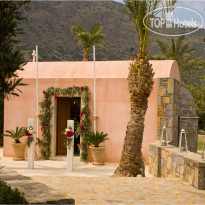 Blue Palace a Luxury Collection Resort & SPA Часовня Св.Тита на территории