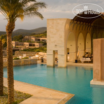 Blue Palace a Luxury Collection Resort & SPA Бар Arsenali Lounge Bar возле