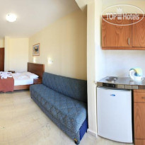 Menia Beach Hotel 